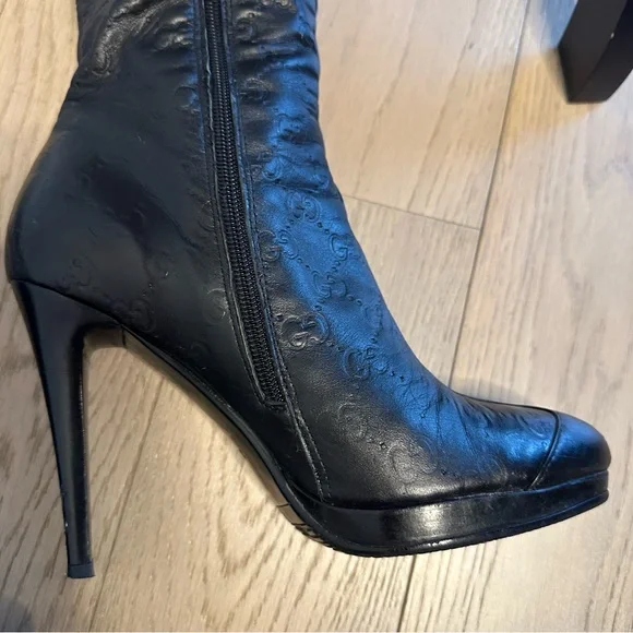 Vintage Black Embossed Monogram Knee-High Platform Stiletto Boots – EU 38 - Picture 9 of 17